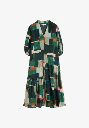Rochie midi cu guler în formă de picătură, mâneci până la cot, fustă în volane și model geometric abstract în nuanțe de verde, negru, bej, portocaliu, roz și albastru.