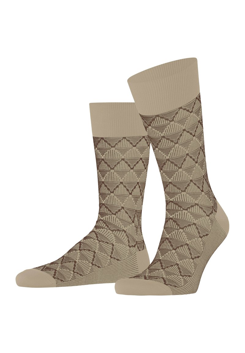 Beige Socken mit einem braunen geometrischen Muster, ausgestattet mit einem gerippten Oberteil und einer glatten Textur. Der Endpunkt hat ein verstärktes Design an Zehen und Ferse.