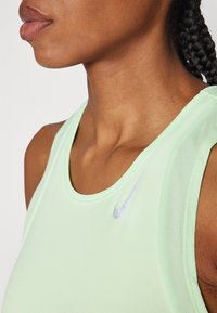 Nike Performance FAST TANK - Top - vapor green/reflective silver