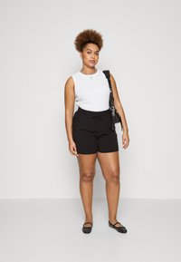 ONLY Carmakoma Incense Shorts CARSHAPE LONG SHORTS ACC main image 0