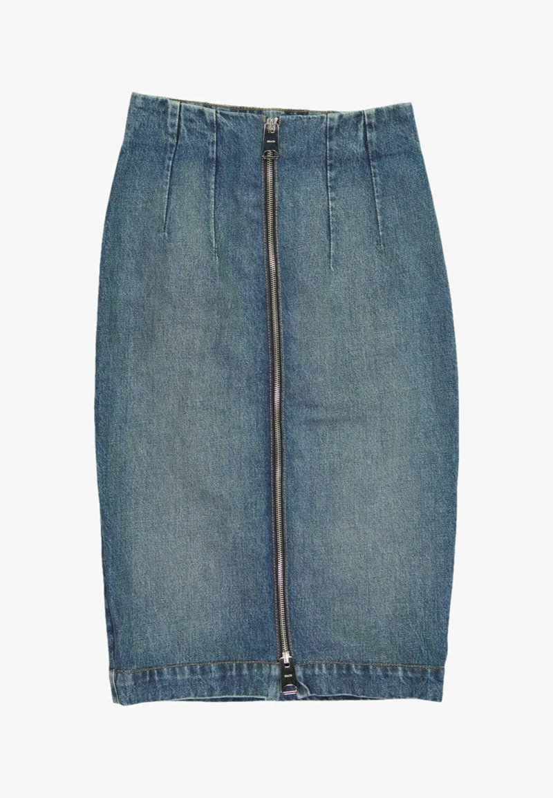 Jupe crayon en denim bleu longueur genou avec une fermeture éclair argentée centrale à l'avant, allant de la taille à l'ourlet.
