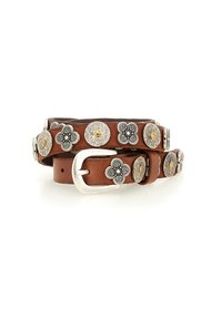Cinta in pelle marrone con accenti floreali in tonalità argento e una fibbia metallica. La cintura presenta una texture arricchita da borchie circolari decorative.