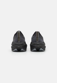 ASICS NOVABLAST 4 - Zapatillas running asfalto - black/graphite grey