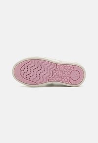Geox shoe sole featuring a pink rubber bottom with wavy and dotted patterns, and ventilation holes for breathability. Size 27 marked.