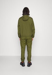 Nike Sportswear SUIT BASIC SET - Fato de treino - rough green/light bone