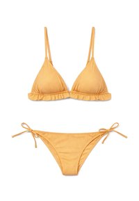 Ensemble bikini jaune avec haut triangle doté de bretelles ajustables et ourlet froncé, assorti à un bas de bikini à nouer sur les côtés.