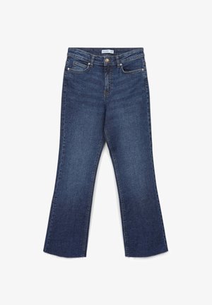 Jeans a zampa d'elefante in denim blu scuro. Caratterizzati da vita standard, tasche anteriori e orlo grezzo alle caviglie. Realizzati in materiale denim classico.