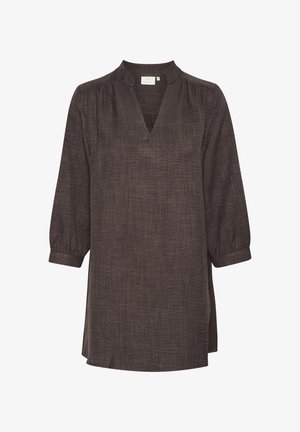 Blusa marrone scuro con colletto alla cinese, maniche a tre quarti, trama sottile e spacco laterale per comfort e facilità di movimento.