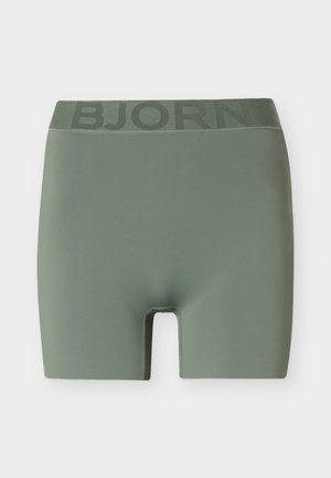 Boxer briefs vert olive sans couture avec une large ceinture élastique arborant un discret marquage "BJORN".
