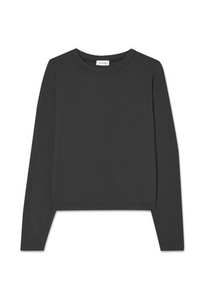 Černá cropovaná mikina s dlouhým rukávem, kulatým výstřihem a viditelnou značkou uvnitř límce, položena na bílém pozadí.