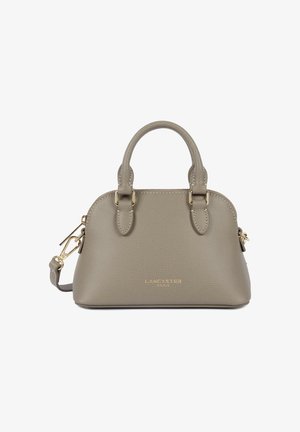 Sac à main en cuir taupe texturé avec deux poignées, quincaillerie dorée, bandoulière amovible et "Lancaster Paris" embossé en doré sur le devant.