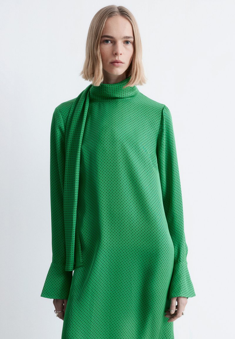 & OTHER STORIES & OTHER STORIES SCARF-NECK MIDI DRESS - Day dress - green -  Zalando.ie