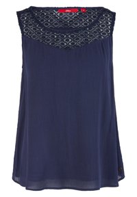 Blouse bleu marine sans manches avec empiècement en dentelle et col rond, tissu léger, étiquette rouge de marque à l'intérieur du col.