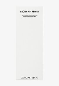 Scatola rettangolare bianca per il Grown Alchemist Gentle Gel Facial Cleanser. Il testo sulla parte anteriore include il nome del prodotto e il volume in millilitri e once fluide.