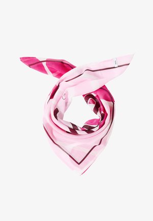 Pañuelo cuadrado de seda con un patrón rosa y blanco, líneas geométricas en tonos rosa oscuro y marrón, doblado en espiral con una punta visible.