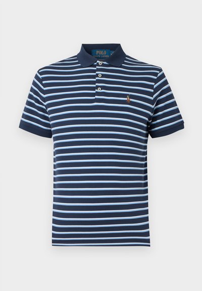 Polo de culoare bleu marin cu dungi orizontale de culoare bleu deschis. Dispune de o guler, trei nasturi și un mic logo brodat pe piept.