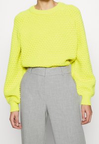 Selected Femme Strickpullover - yellow