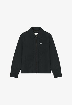 Schwarze Zip-Jacke mit Kragen, Fronttaschen und einem kleinen Logo-Patch. Hergestellt aus glattem, leichtem Stoff mit langen Ärmeln.