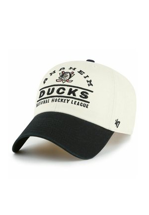Weißes Baseballcap mit schwarzem Schirm. Mit den Wörtern "Anaheim Ducks" und "National Hockey League" in Schwarz gestickt. Kleines Logo an der Seite.