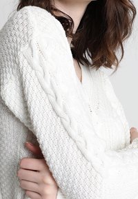 Abercrombie & Fitch Abito in maglia - off-white