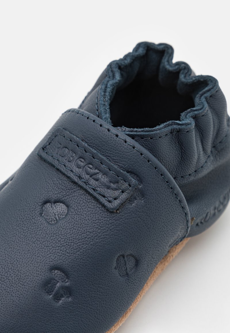 Kinder Sneaker | Robeez MYWOOD UNISEX Krabbelschuh marine/dunkelblau - PL67390 Kinder Sneaker | Robeez MYWOOD UNISEX Krabbelschuh marine/dunkelblau - PL67390