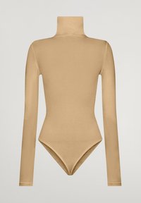 Body a maniche lunghe in tessuto nudo, caratterizzato da un collo alto e un design aderente. Texture liscia, stile minimalista e senza hardware visibile.