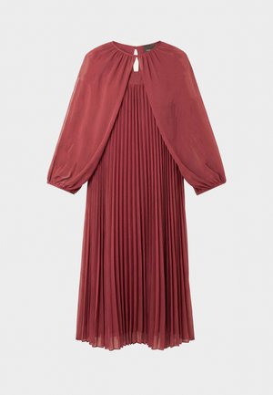 Longue robe bordeaux avec manches ballon transparentes, jupe plissée et petit détail d'encolure en forme de trou de serrure.