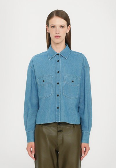 CLOSED CROPPED FRONT OVERSIZED - Chemisier - mid blue