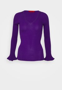 Fialový žebrovaný top s dlouhým rukávem a výstřihem do V, s rozšířenými manžetami, slim fit a hladkým povrchem. Štítek je vyobrazen v červené barvě.