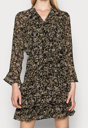 Langærmet kjole i olivengrøn og sort med blomsterprint, flæse-lag, V-udskæring og talje med detaljeret snøring.