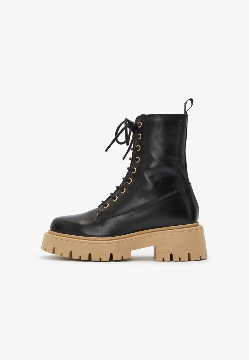 Botines con cordones
