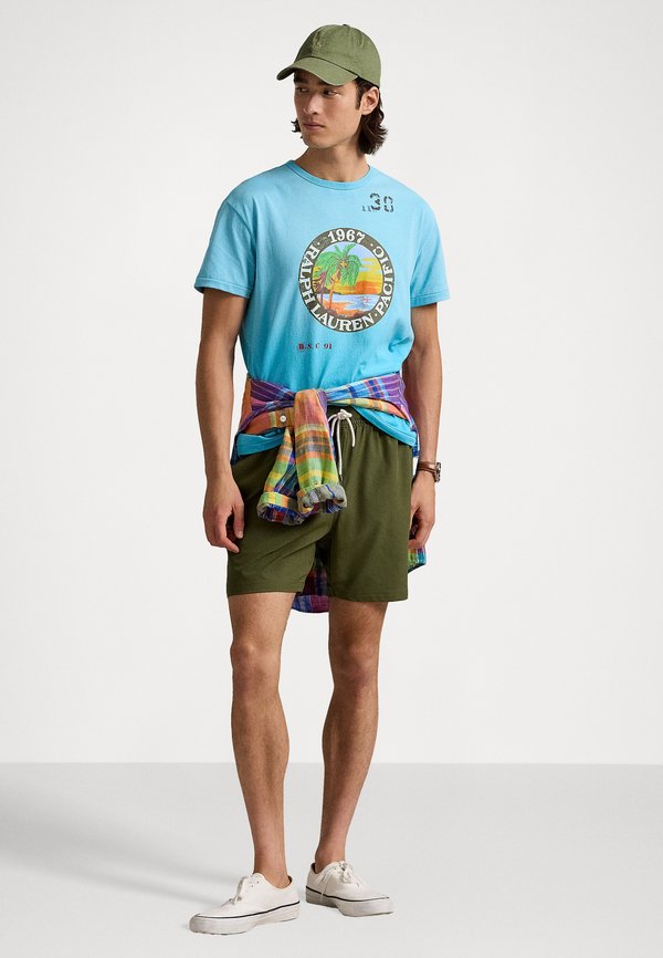 TRAVELER POLO BEAR SWIM TRUNK - Swimming shorts - new olive tahiti bear4