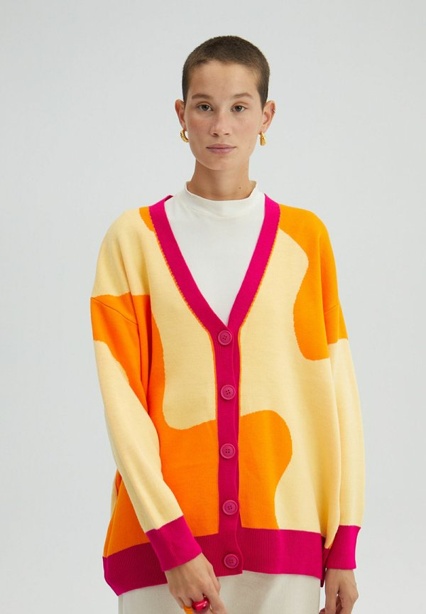 PATTERNED - Strickjacke