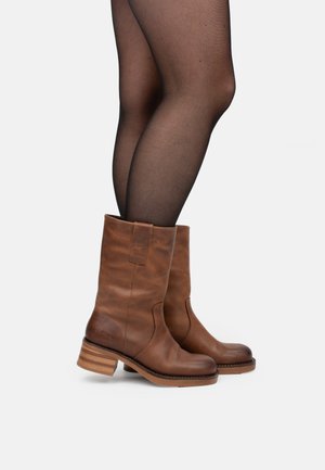 HAZEL - Boots - cognac