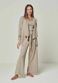 YOU LOOK PERFECT BLOSSOM - MERINO WOOL KNIITED TOP - Top - taupe