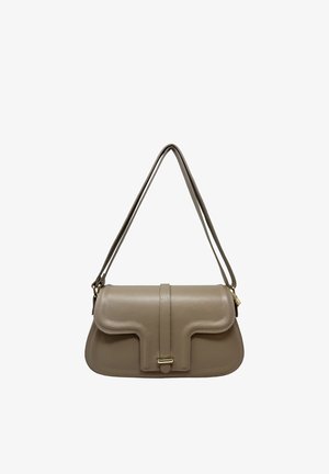 Borsa a tracolla in pelle color taupe con chiusura a patta, tracolla lunga regolabile e dettaglio con fibbia tono oro.