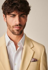 Next SLIM FIT MOTIONFLEX TWO BUTTON - Sako - yellow