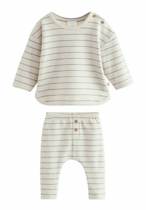 Completo neonato color crema con sottili righe orizzontali grigie, maglia a maniche lunghe con bottoni sulle spalle e pantaloni abbinati con vita elastica e bottoni frontali.