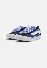 Vans KNU SKOOL UNISEX - Gördeszkacipők - blue/white