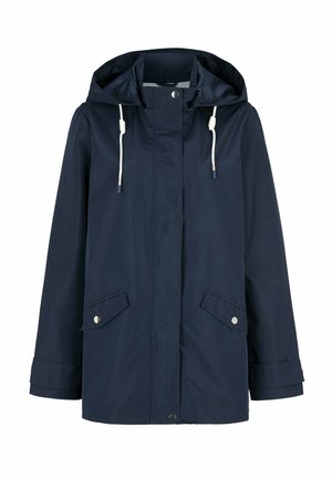 Mørkeblå hættejakke i regnmateriale med trykknapper foran, snøresnørre i hætten med hvide snore og to forlommer med klap og trykknapper.