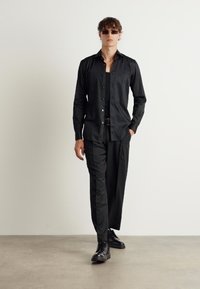 BOSS HANK - Ing - black