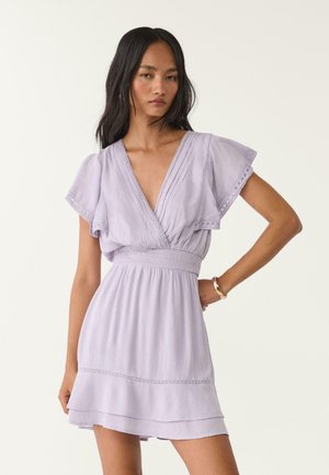 Stradivarius FLOWING RUFFLED - Denné šaty - lilac