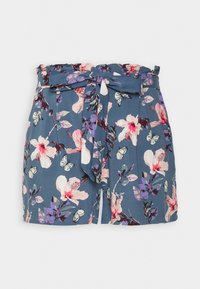 Shorts bleu taille haute avec imprimé floral rose et violet ainsi que des papillons, dotés d'une ceinture volantée et d'une ceinture en tissu nouée.