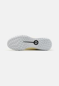 Nike Performance TIEMPO LEGEND 10 CLUB TF - Scarpe da calcio per terreni sintetici - lemonade/black/metallic gold coin
