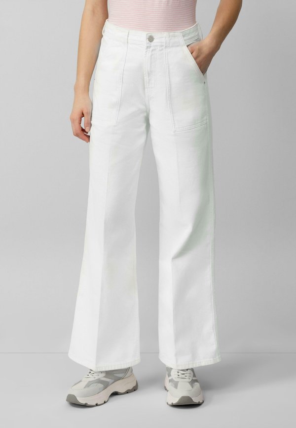 SURI HIGH RISE WIDE LEG - Flared Jeans - weiß