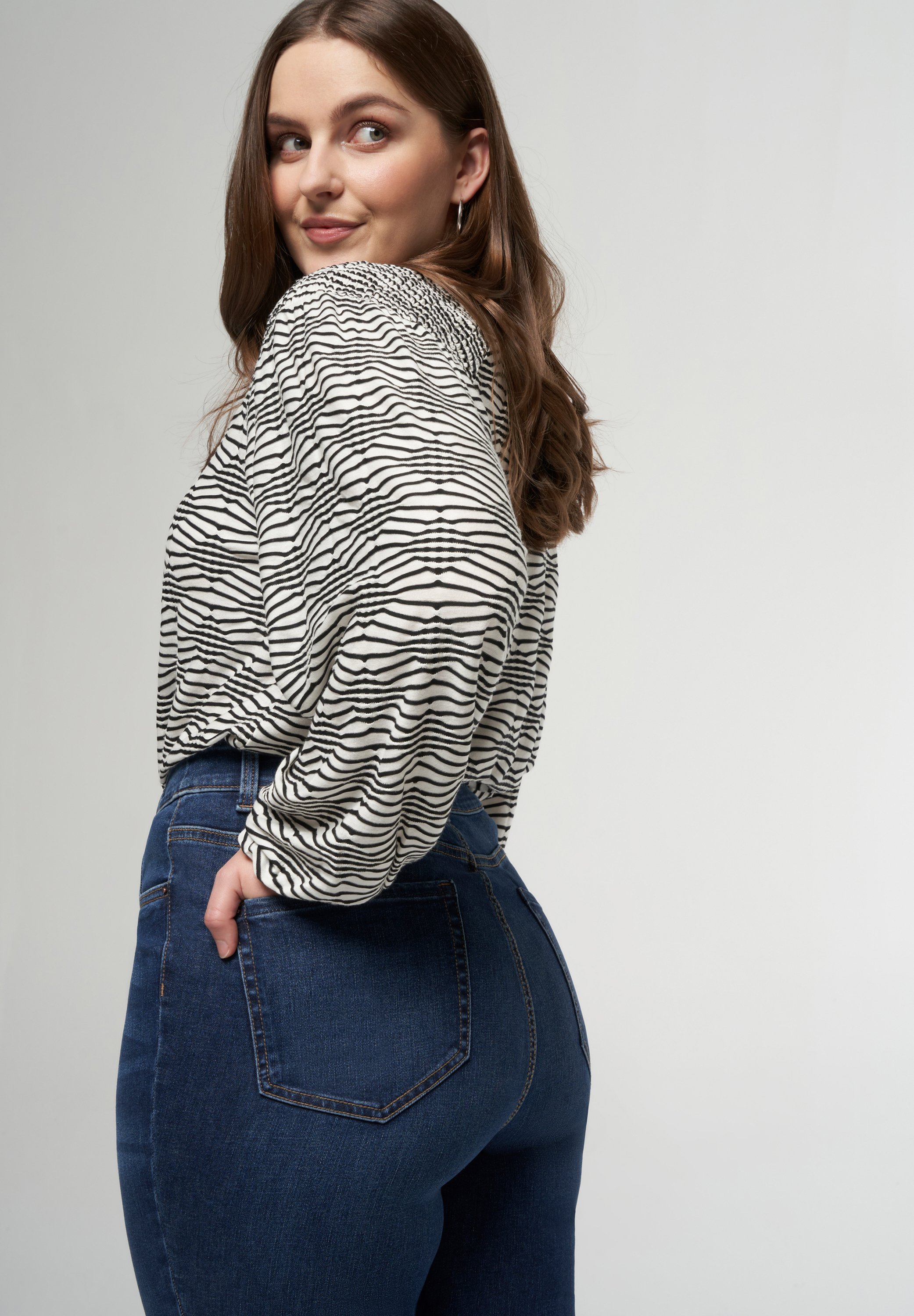Jean Miss Me Skinny Bleu Moyen Avec Ailes D'ange Brodées - Taille 25/30 - Neuf Sans étiquette