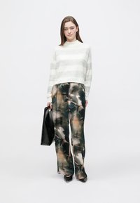 DRYKORN MATHISA - Strickpullover - off white