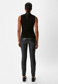 comma MIT RAFFUNG - Top - schwarz