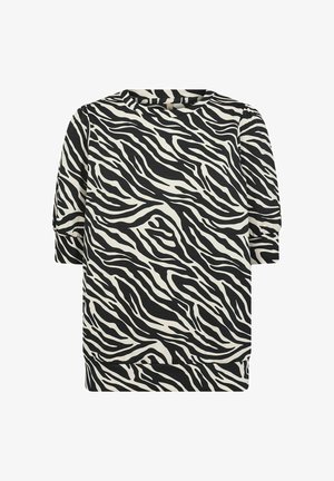 Majica s uzorkom zebre u crno-bijeloj boji, s okruglim izrezom i rukavima do tri četvrtine, izrađena od mekog materijala s glatkom teksturom.