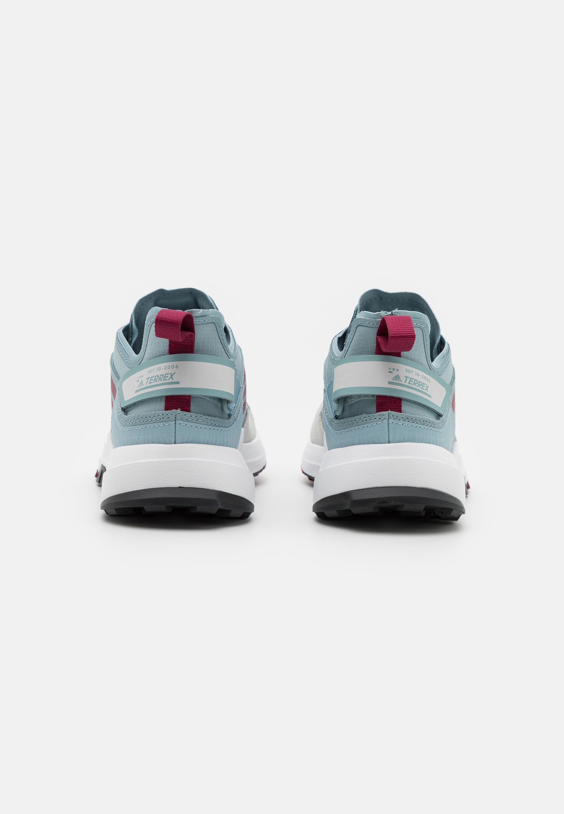 adidas outdoor urban hiker